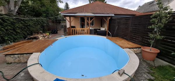 Gold Medence referencia